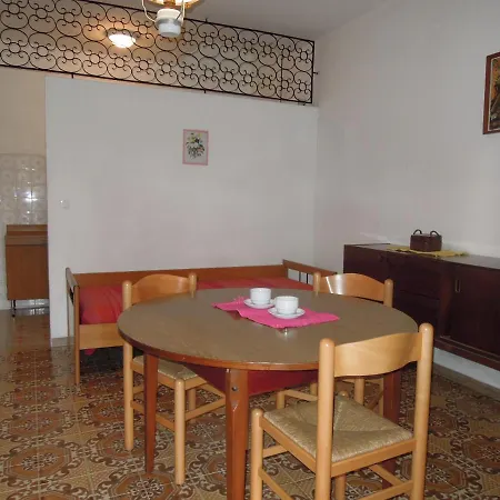 Peaceful Villa With Garden 500Mt From The Sea Бибионе