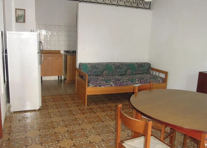 Peaceful With Garden 500mt From The Sea Apartment *